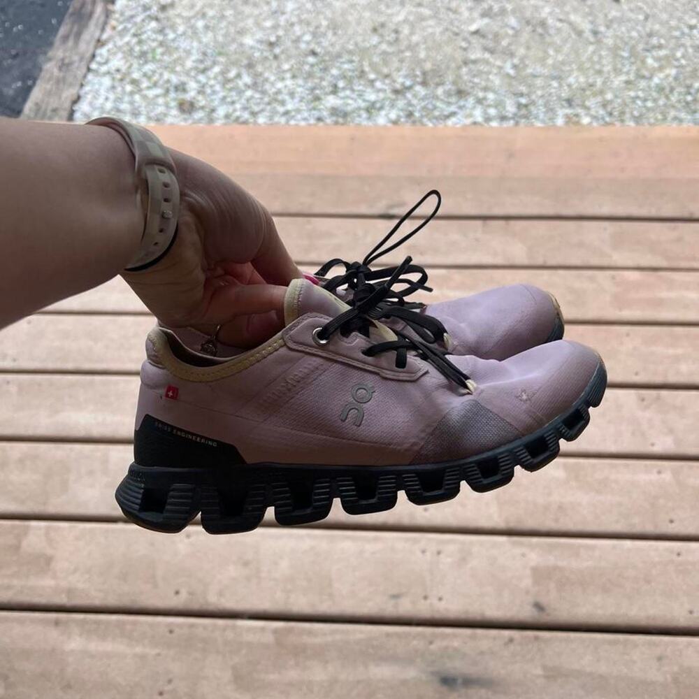 On running cloudswift 2 women Size 8.5 Athletic Running Shoes